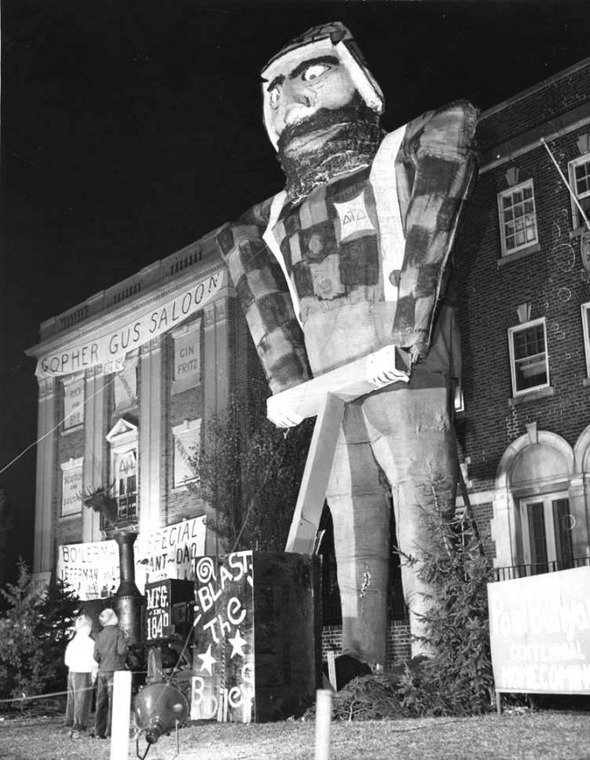1949-delta-tau-delta-house-front.k.jpg